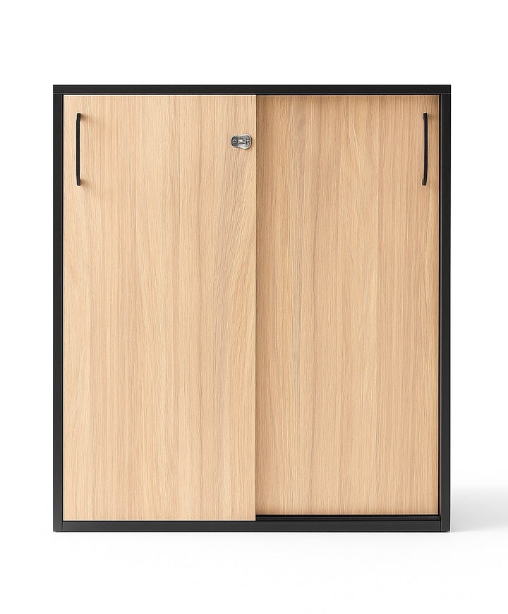 NYTT | SKYVEDØRSKAP DESIGNET I LYS EIK/SVART (PÅ LAGER)