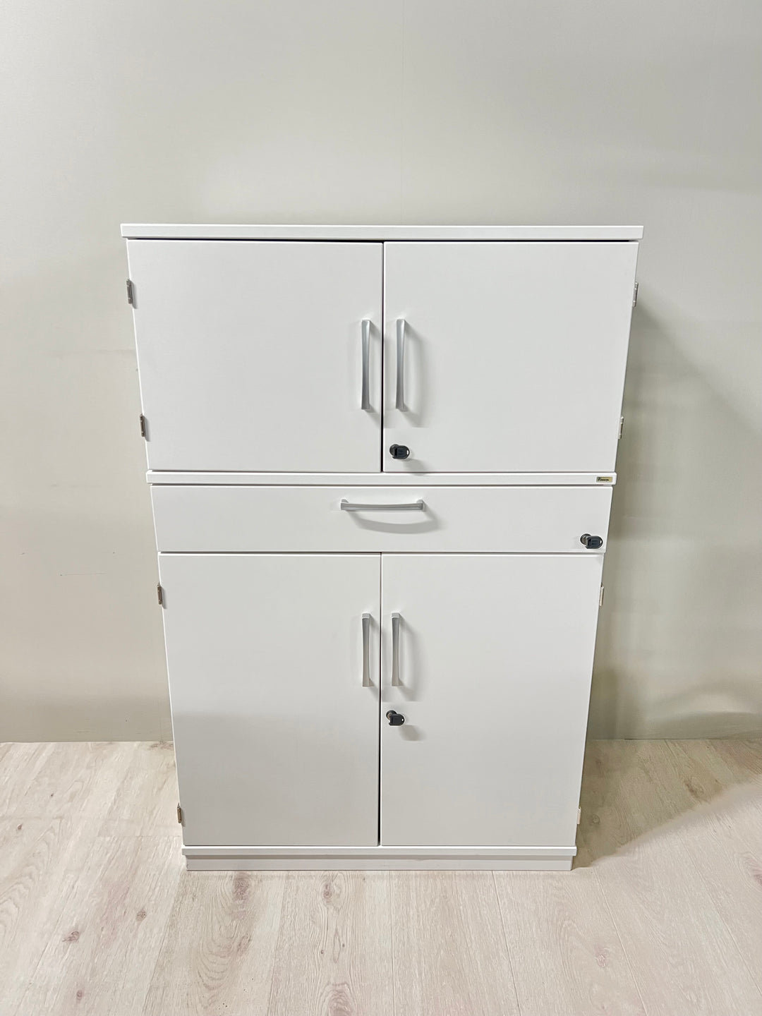 BRUKT | KINNARPS E-SERIE SKAP