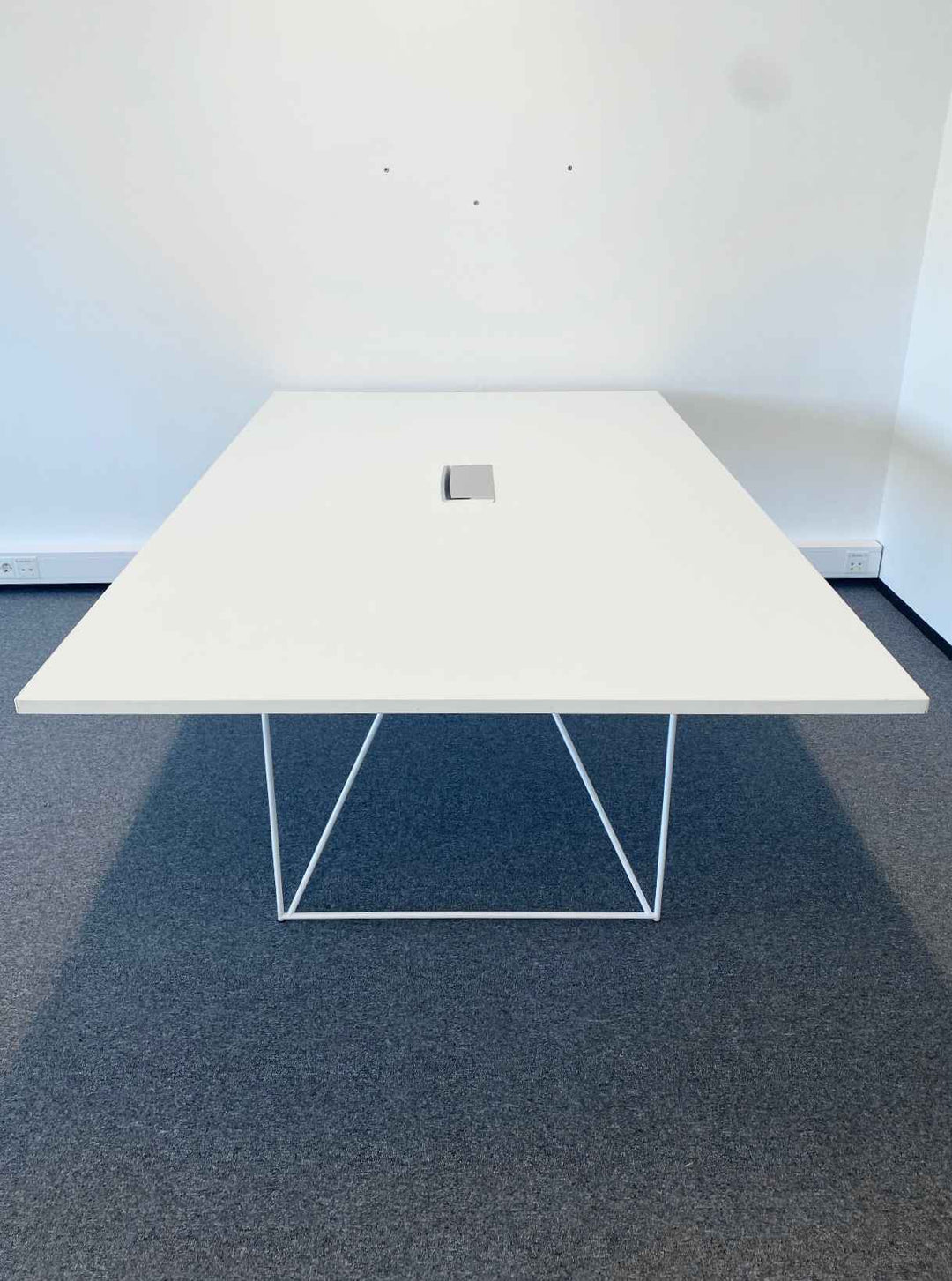 BRUKT | AIR MØTEBORD/KONFERANSEBORD 220CM