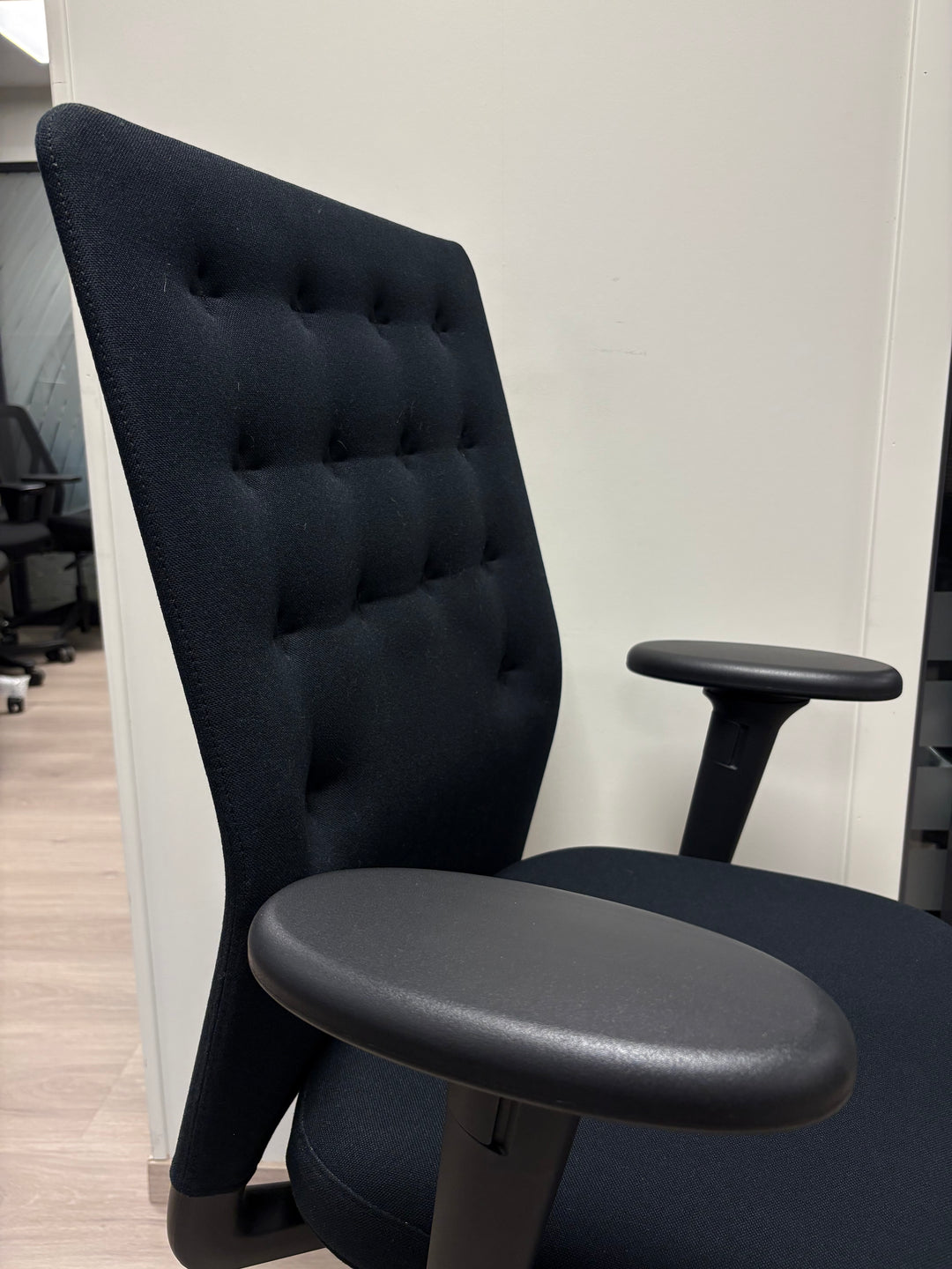 BRUKT | VITRA ID TRIM KONTORSTOL SVART