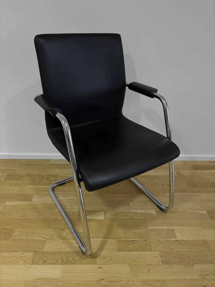 BRUKT | PAKKE MED KINNARPS KONFERANSESTOLER + MØTEBORD/KONFERANSEBORD 220 CM