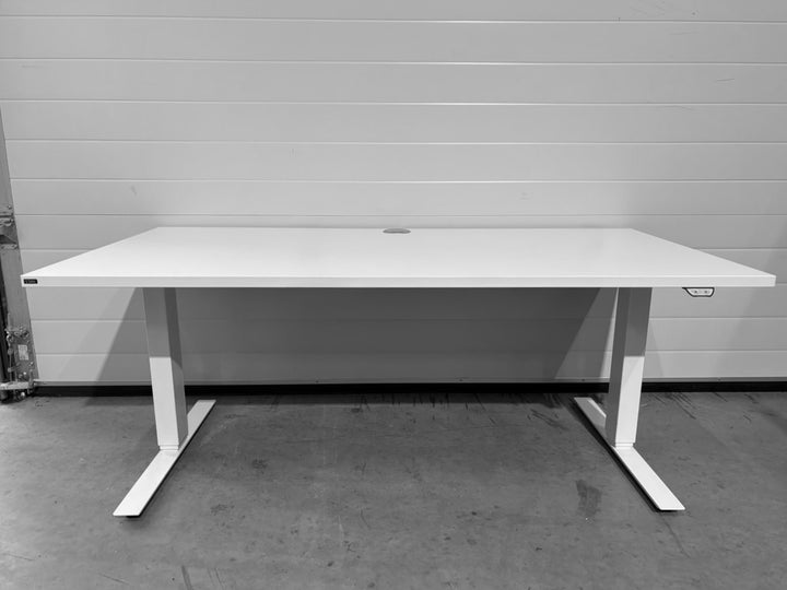 BRUKT | HEV/SENK SKRIVEBORD HELHVIT