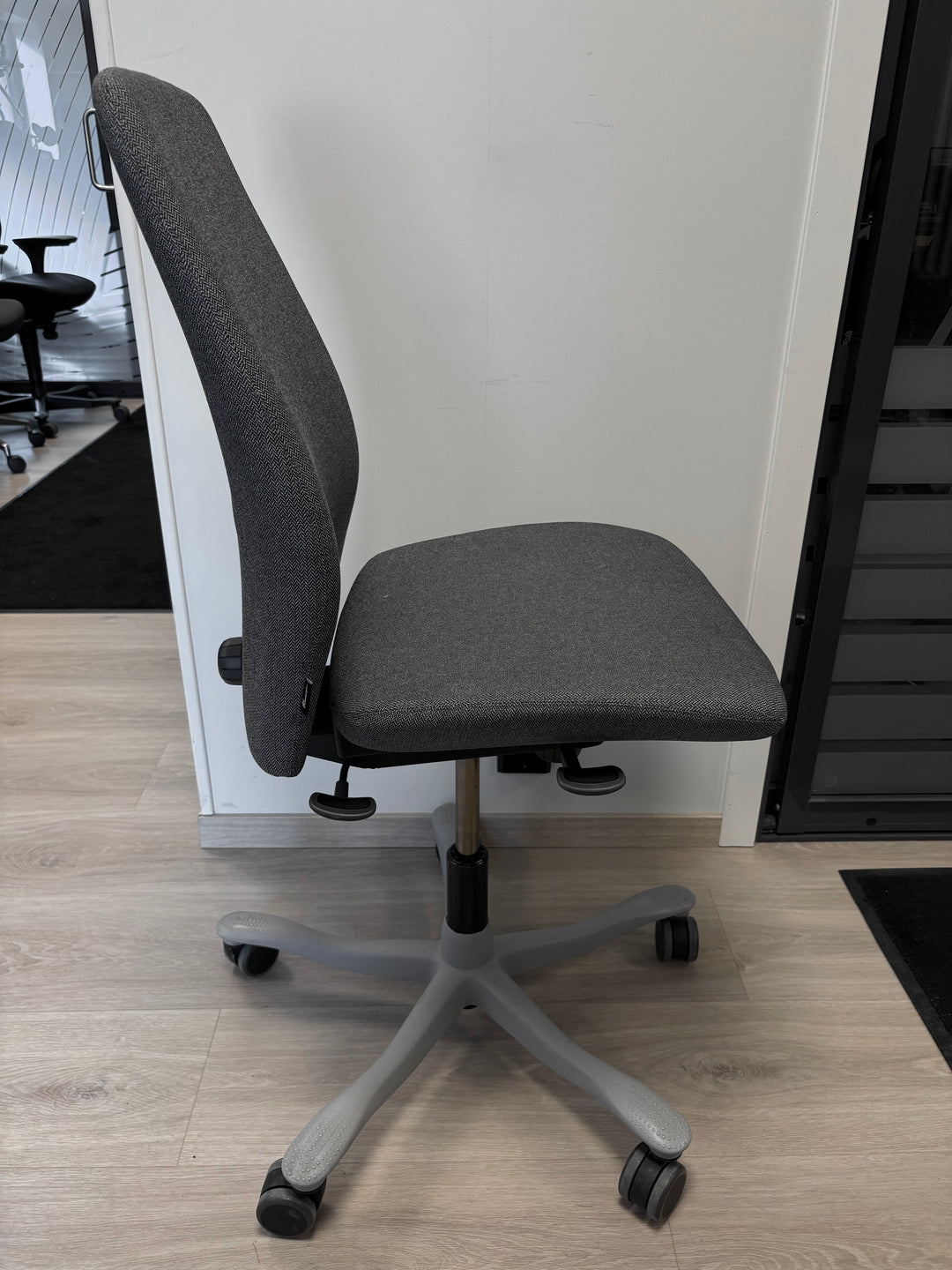 BRUKT | KINNARPS 5000 KONTORSTOL GRÅ