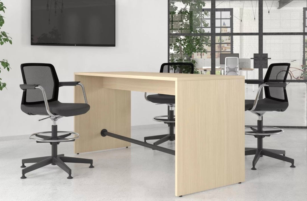 NYTT | HØYT BAR-BORD I SVART