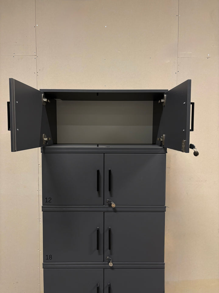 BRUKT | KINNARPS E-SERIE SKAP MØRKEGRÅ