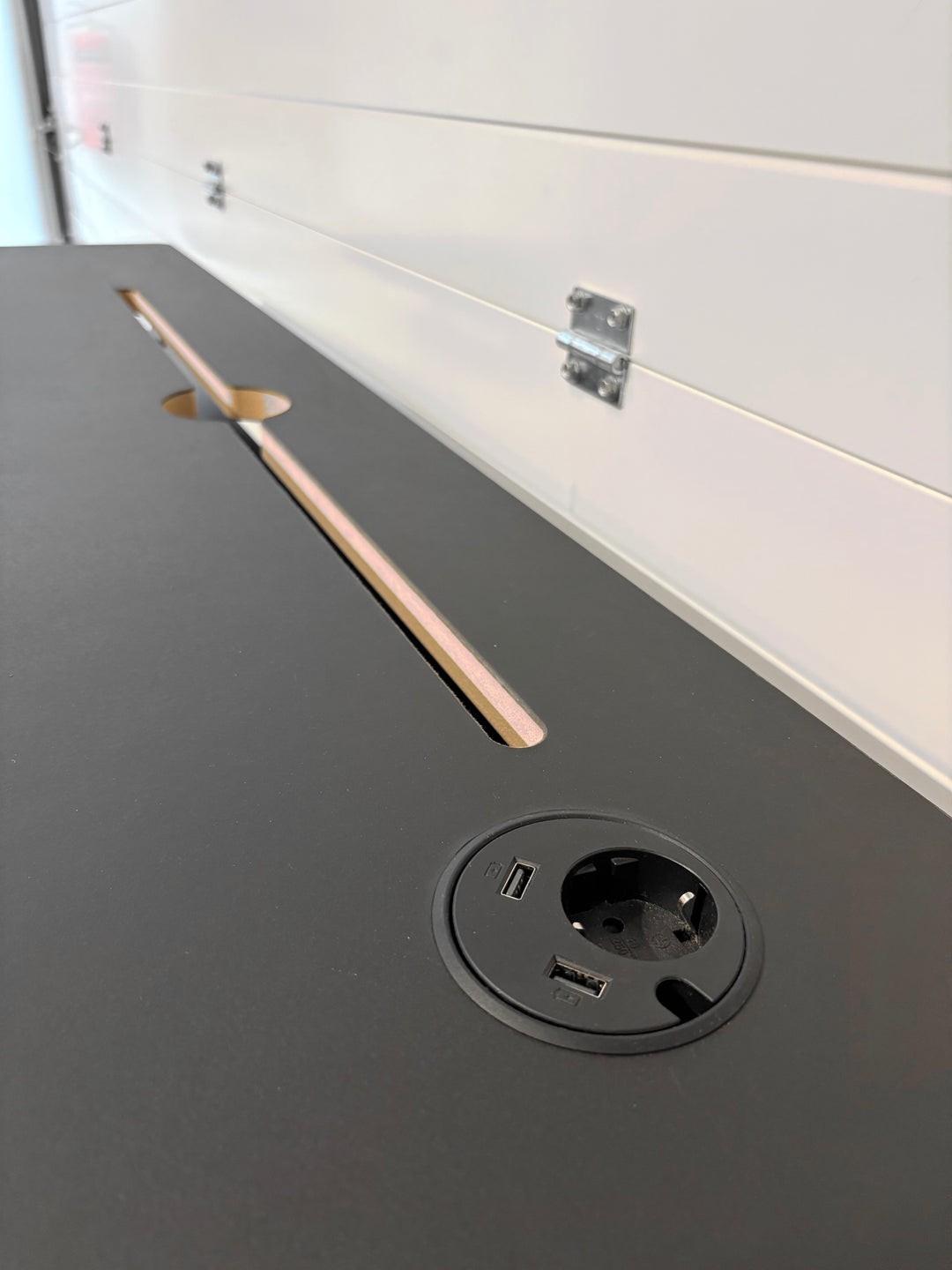 BRUKT | PÅKOSTET SWEDSTYLE ELEKTRISK HEV/SENK SKRIVEBORD