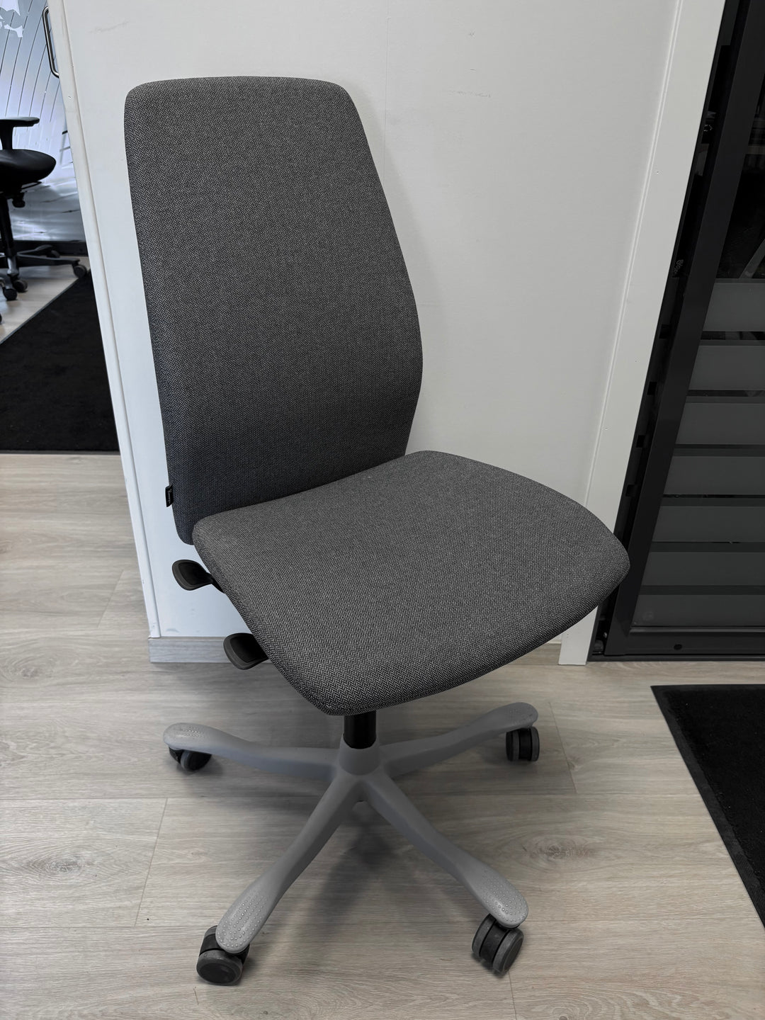 BRUKT | KINNARPS 5000 KONTORSTOL GRÅ