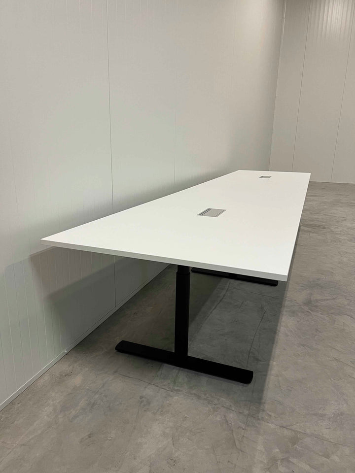 BRUKT | MØTEBORD 400 CM