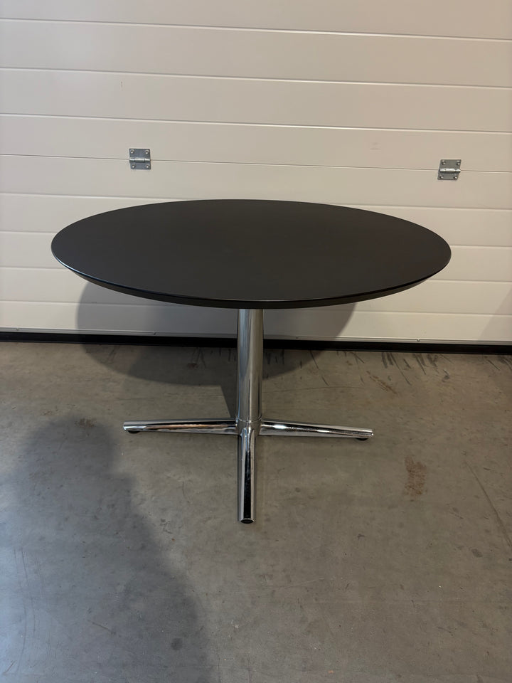 BRUKT | SVART FORAFORM LINOLEUM LOUNGEBORD