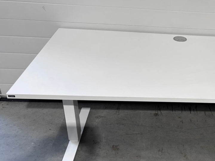 BRUKT | HEV/SENK SKRIVEBORD HELHVIT