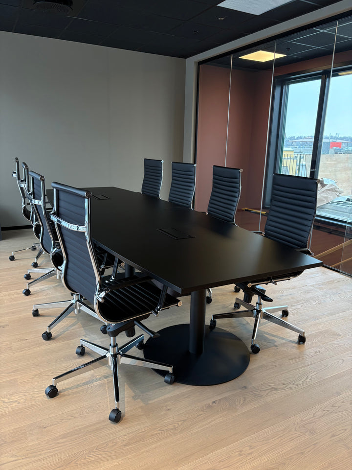 NYTT | SVART MATTE BÅTFORMET (VINKLET HJØRNEFORM) MØTEBORD/KONFERANSEBORD 240/360/420CM