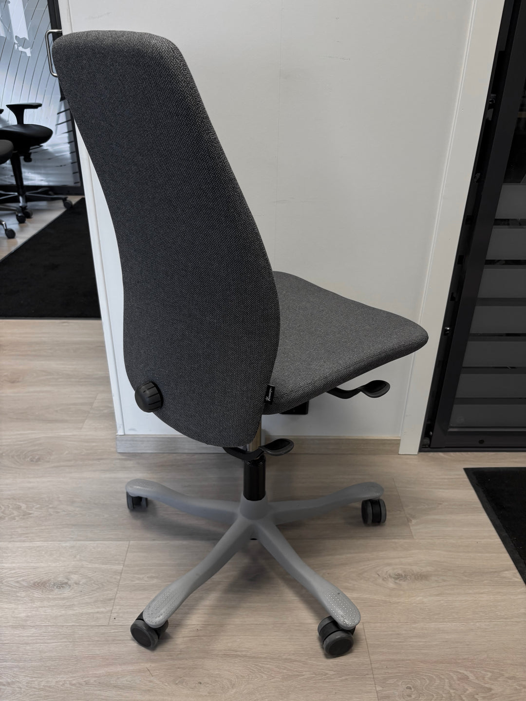 BRUKT | KINNARPS 5000 KONTORSTOL GRÅ