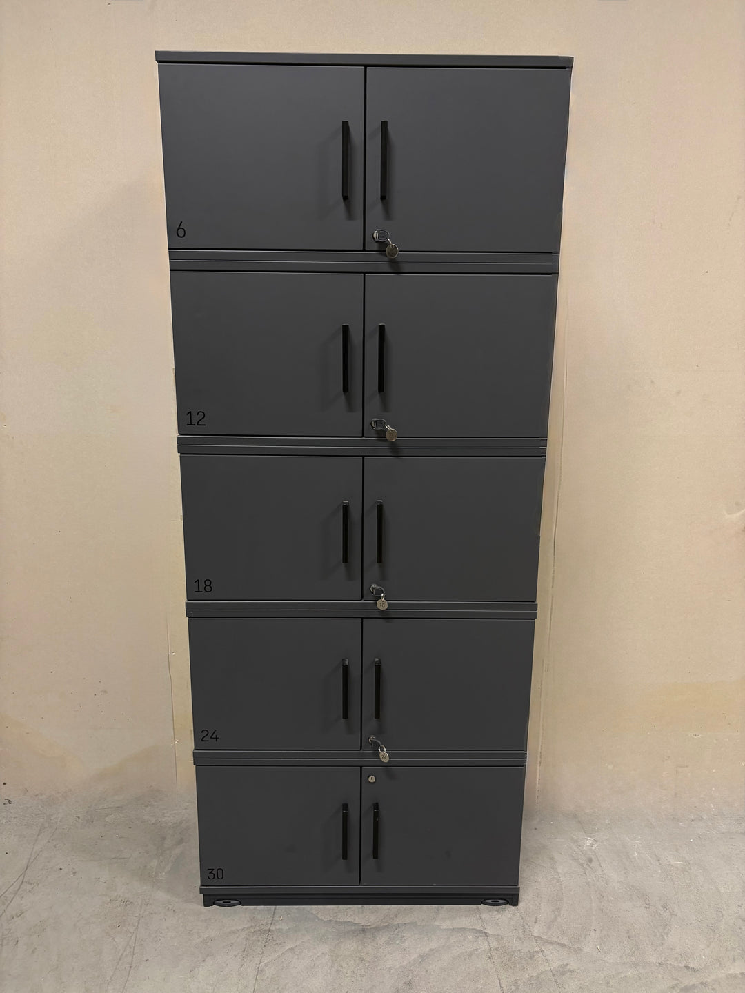 BRUKT | KINNARPS E-SERIE SKAP MØRKEGRÅ