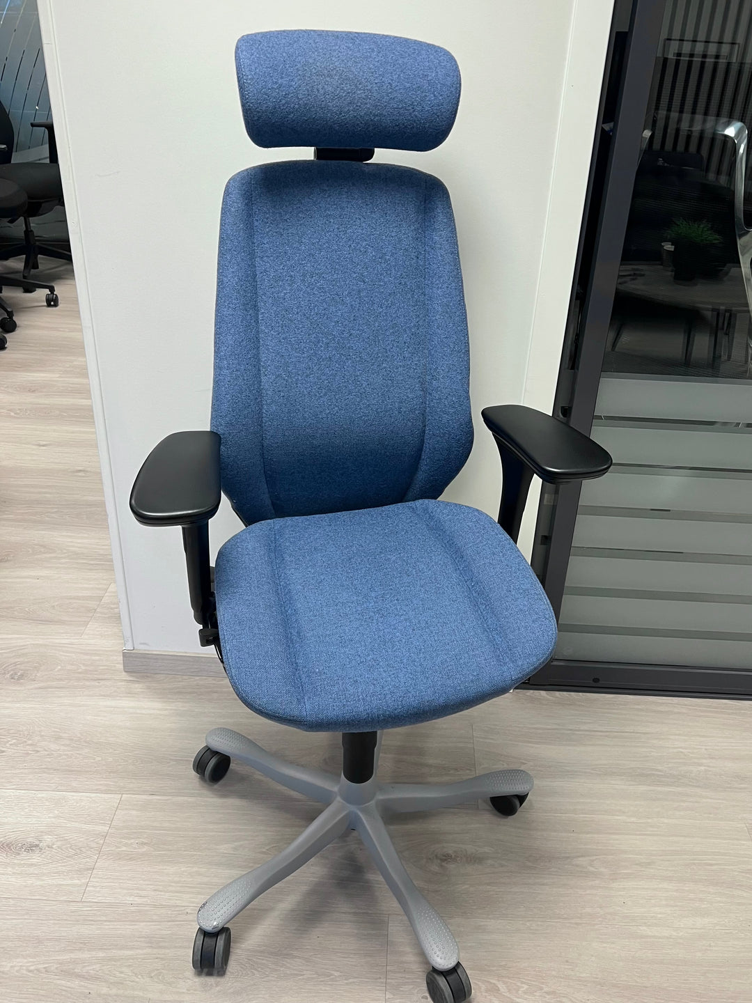 BRUKT | KINNARPS 9000 KONTORSTOL BLÅ