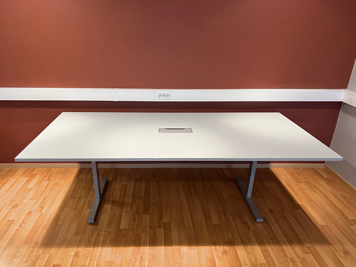 BRUKT | LYSGRÅ MØTEBORD/KONFERANSEBORD 240 CM