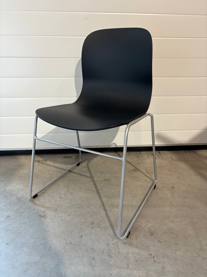 BRUKT (SOM NY) | MATERIA NEO LITE DESIGN KONFERANSESTOL