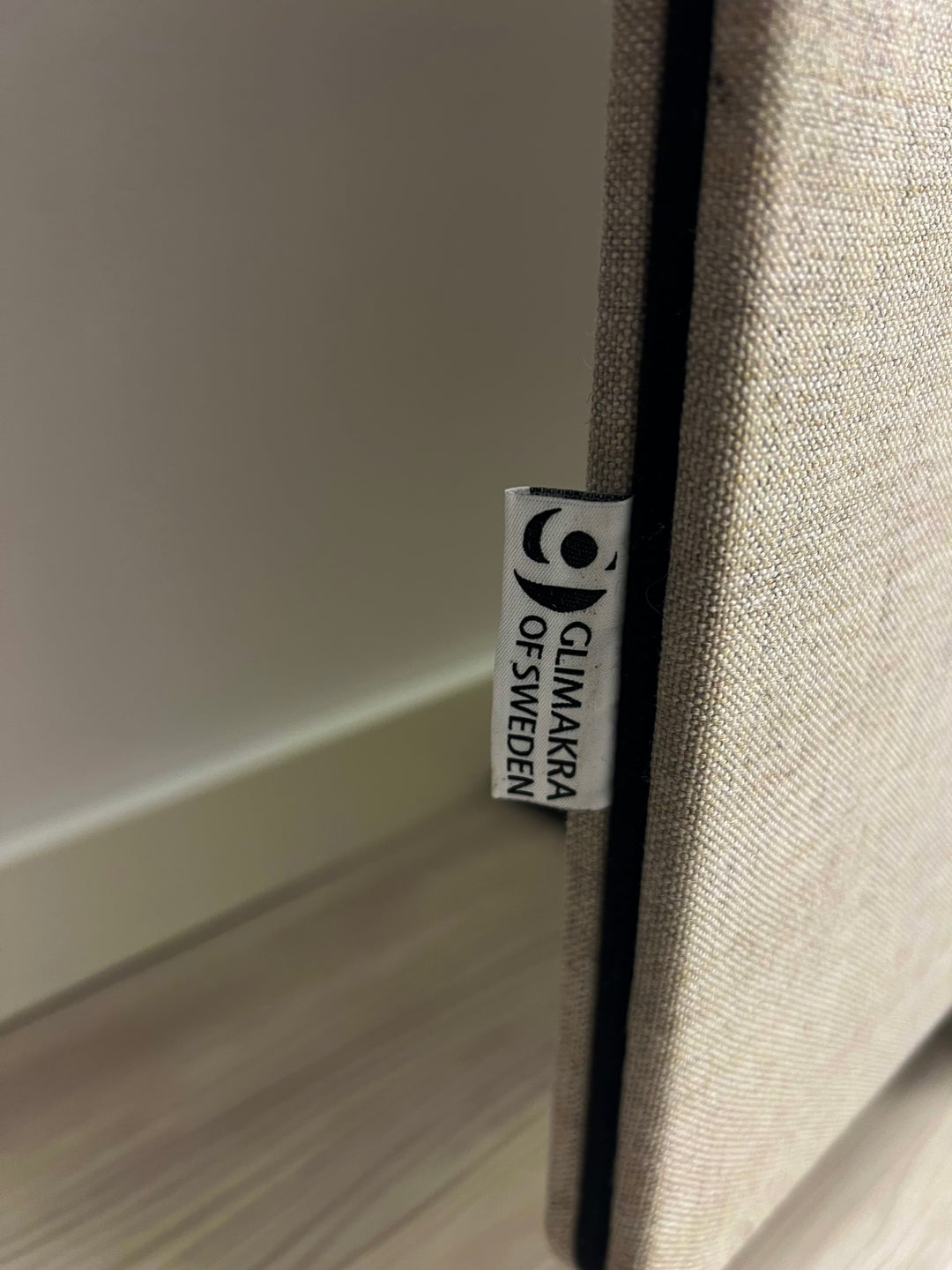 BRUKT | GRÅBEIGE GLIMAKRA DESIGN SKILLEVEGG