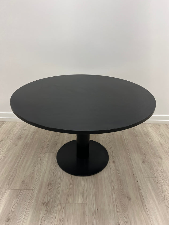 BRUKT | HELSVART MATTE LOUNGEBORD