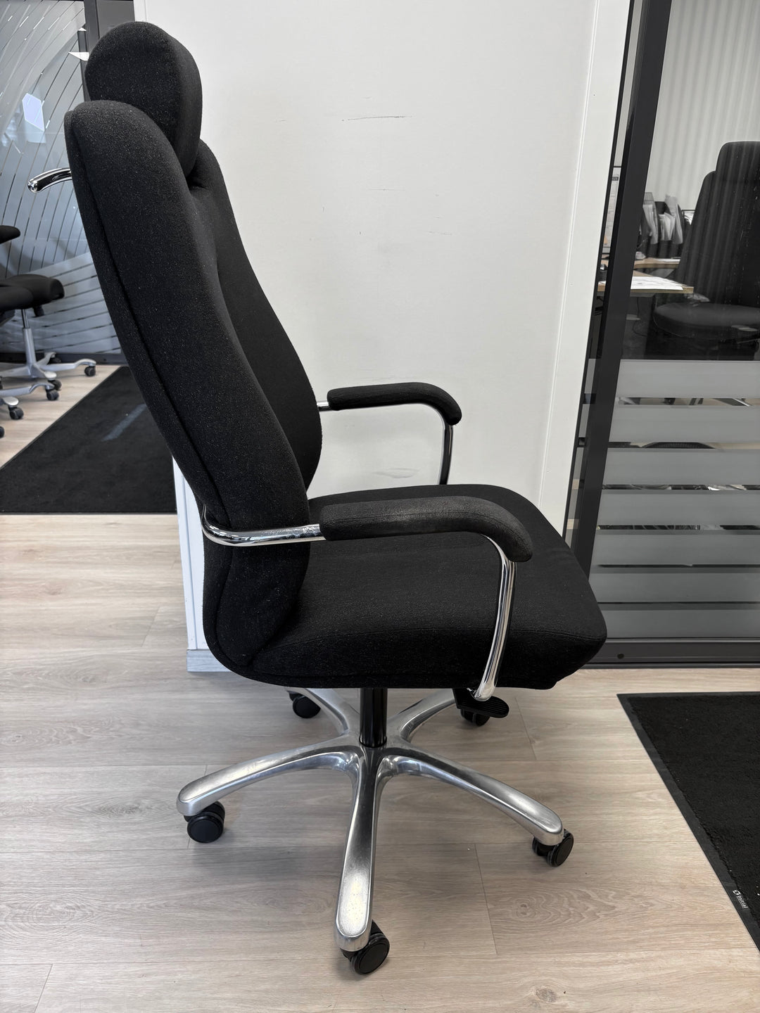 BRUKT | FORTO CONTROLLER KONTORSTOL I STOFF
