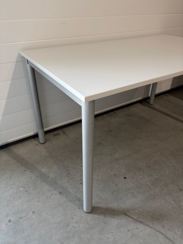 BRUKT | NANO KINNARPS MANUELT SKRIVEBORD/KANTINEBORD (NYHET)