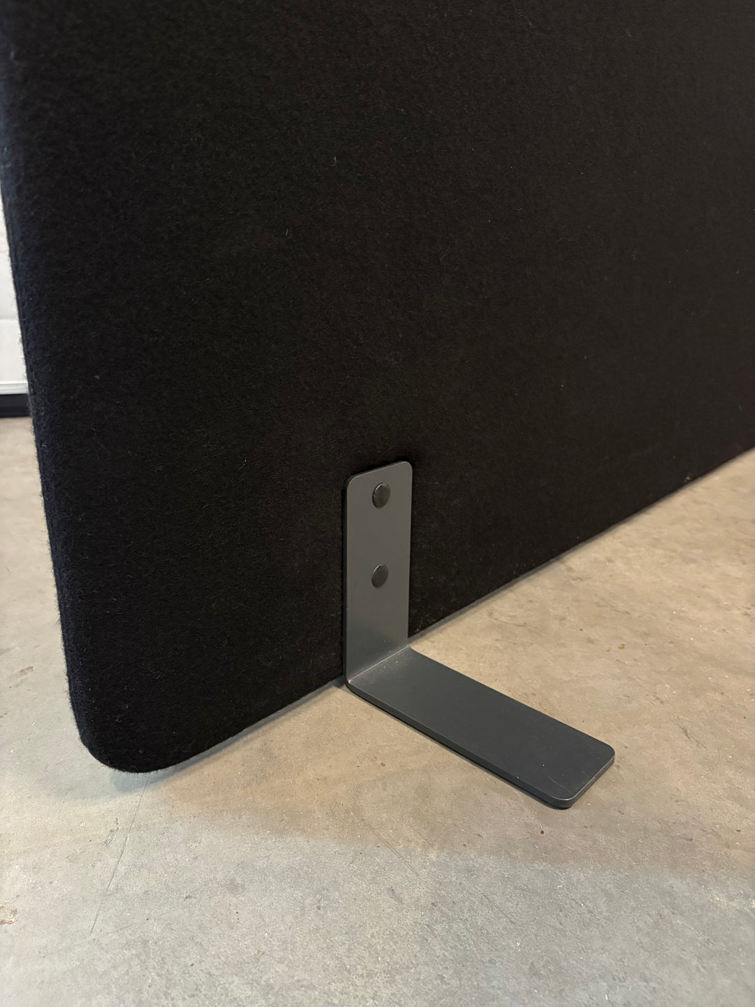 BRUKT | NARBUTAS SKILLEVEGG SVART