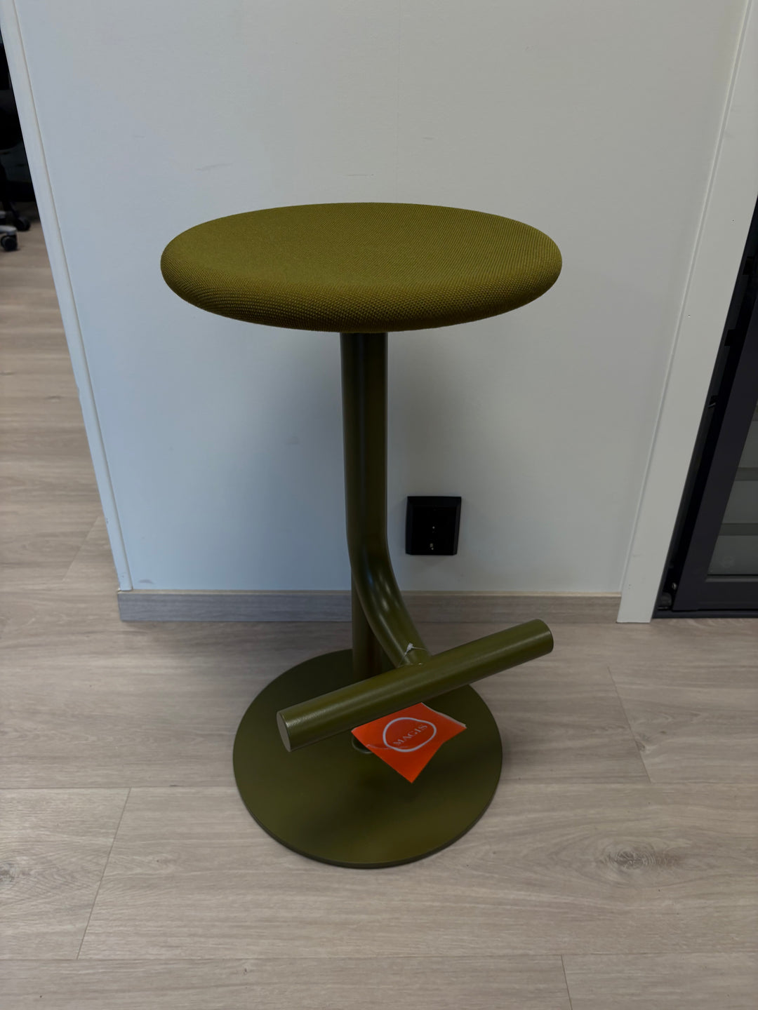 NY (DEMO) | MAGIS TIBU BARSTOL