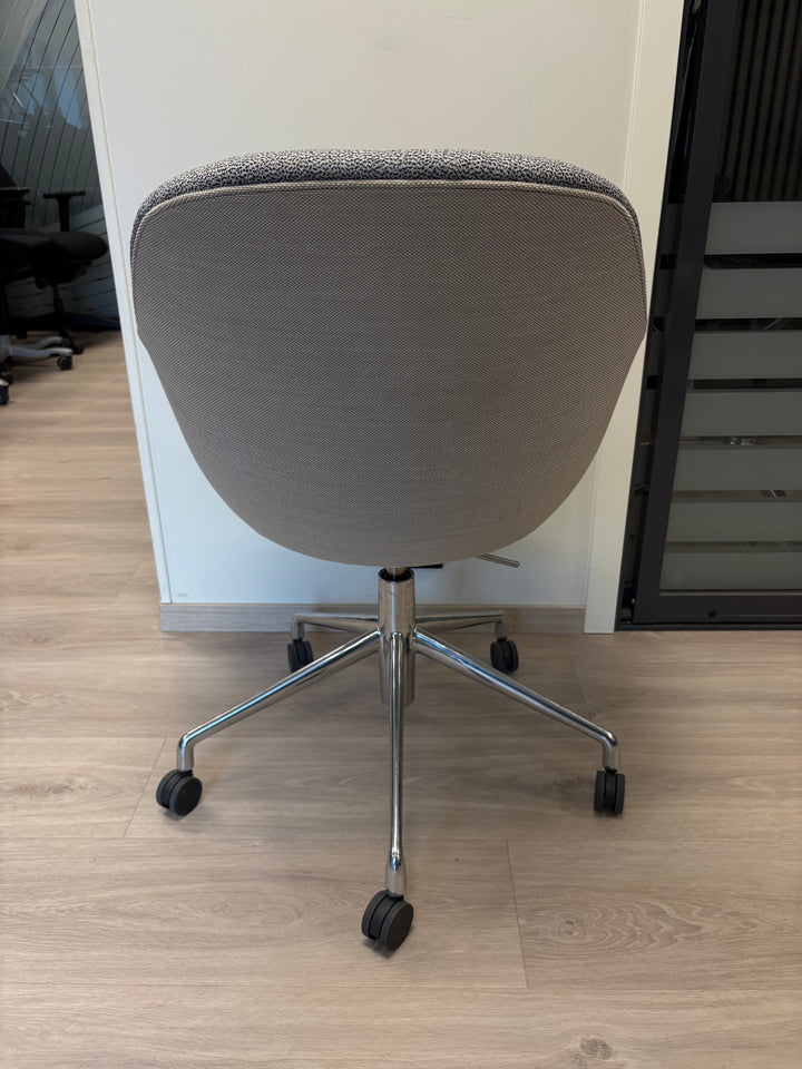 NY (DEMO) | HAY ABOUT A CHAIR AAC153 KONFERANSESTOL/LOUNGESTOL