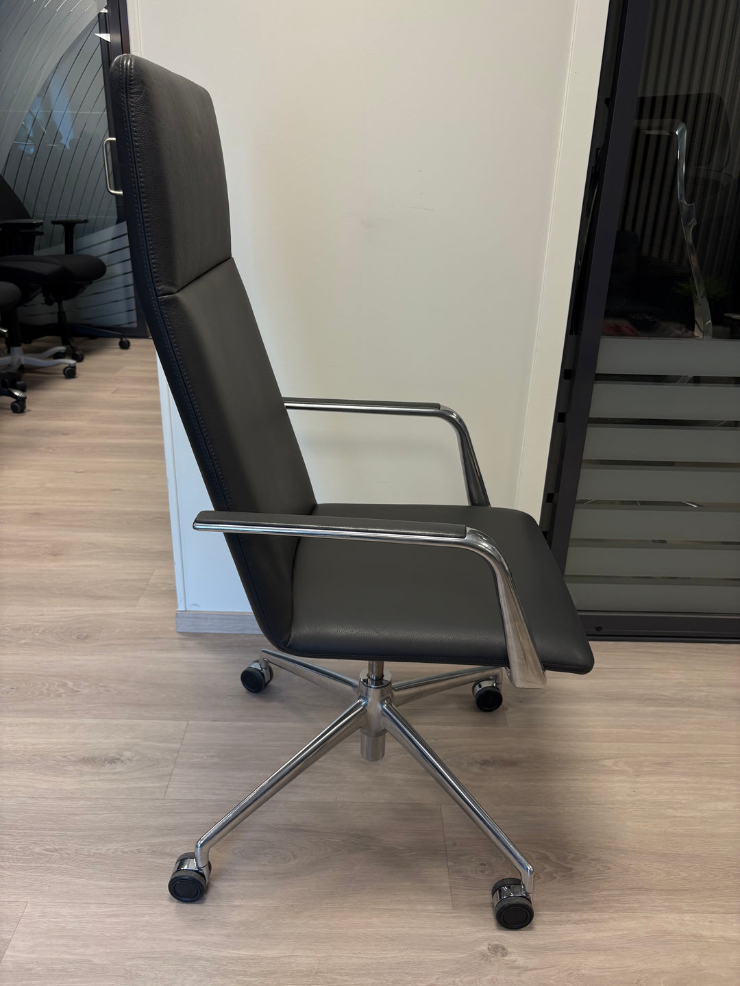 NY (DEMO) | BRUNNER FINA SOFT KONTORSTOL/KONFERANSESTOL