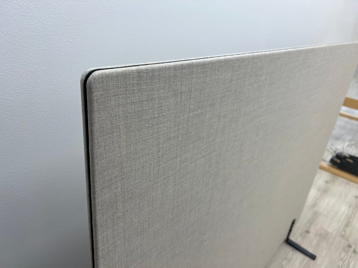 BRUKT | GRÅBEIGE GLIMAKRA DESIGN SKILLEVEGG