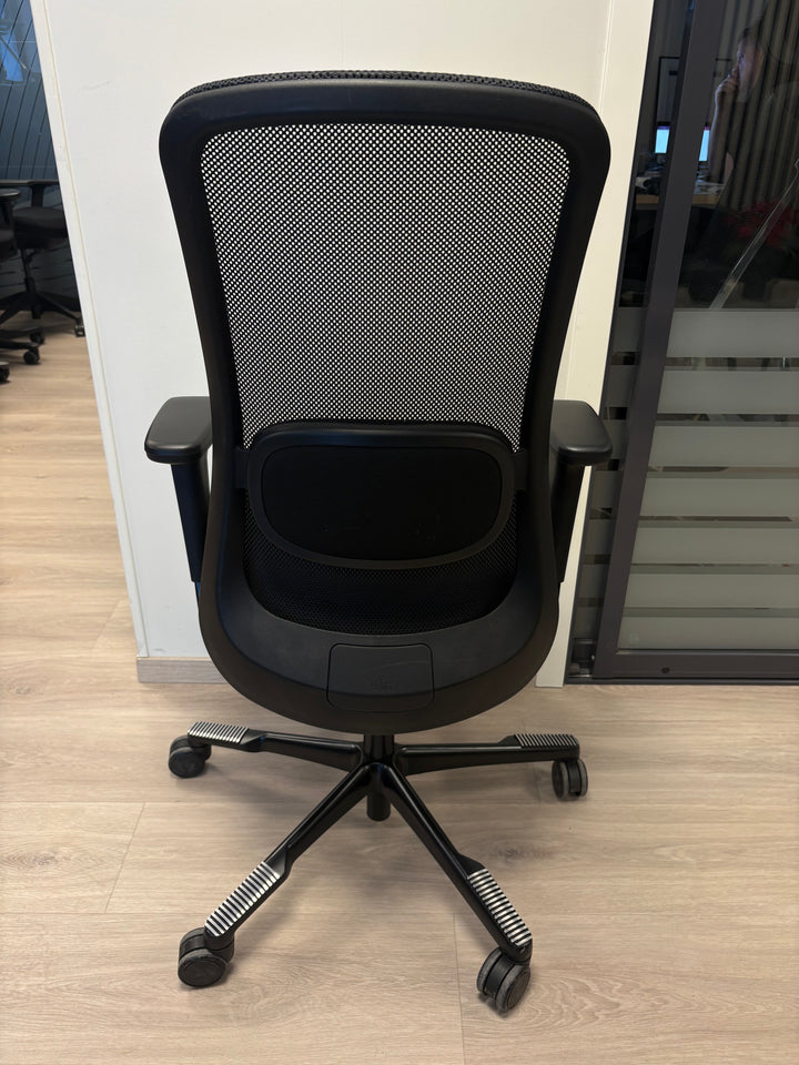 BRUKT (SOM NY) | HÅG SOFI MESH 7500 SVART MED GARANTI