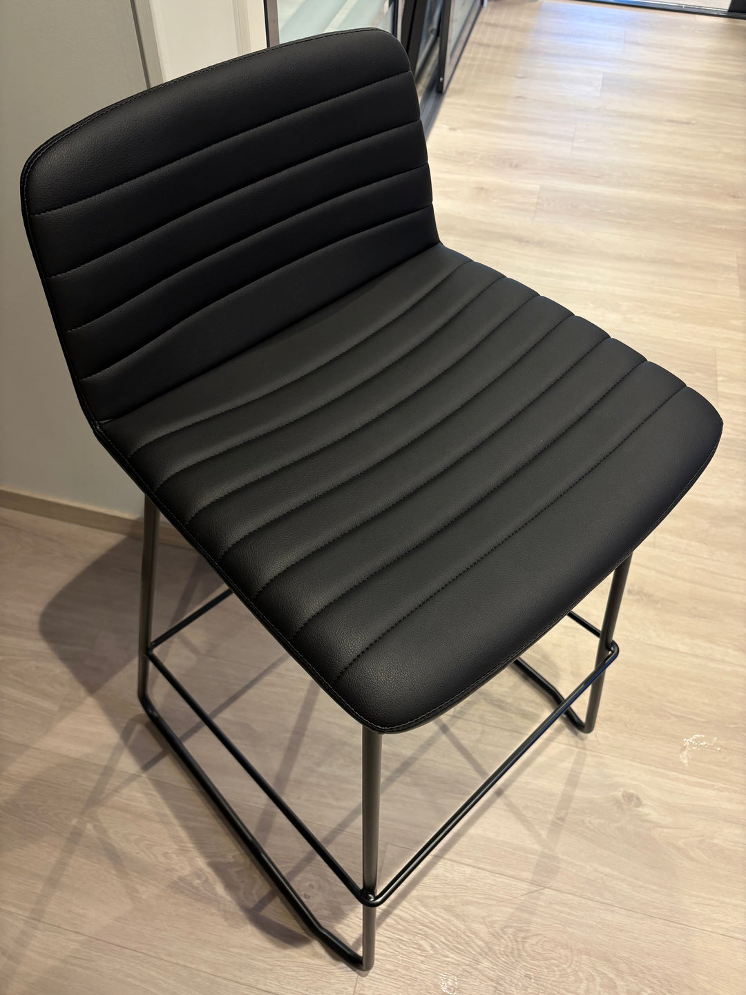 NY | HØY DESIGN PU BARSTOL