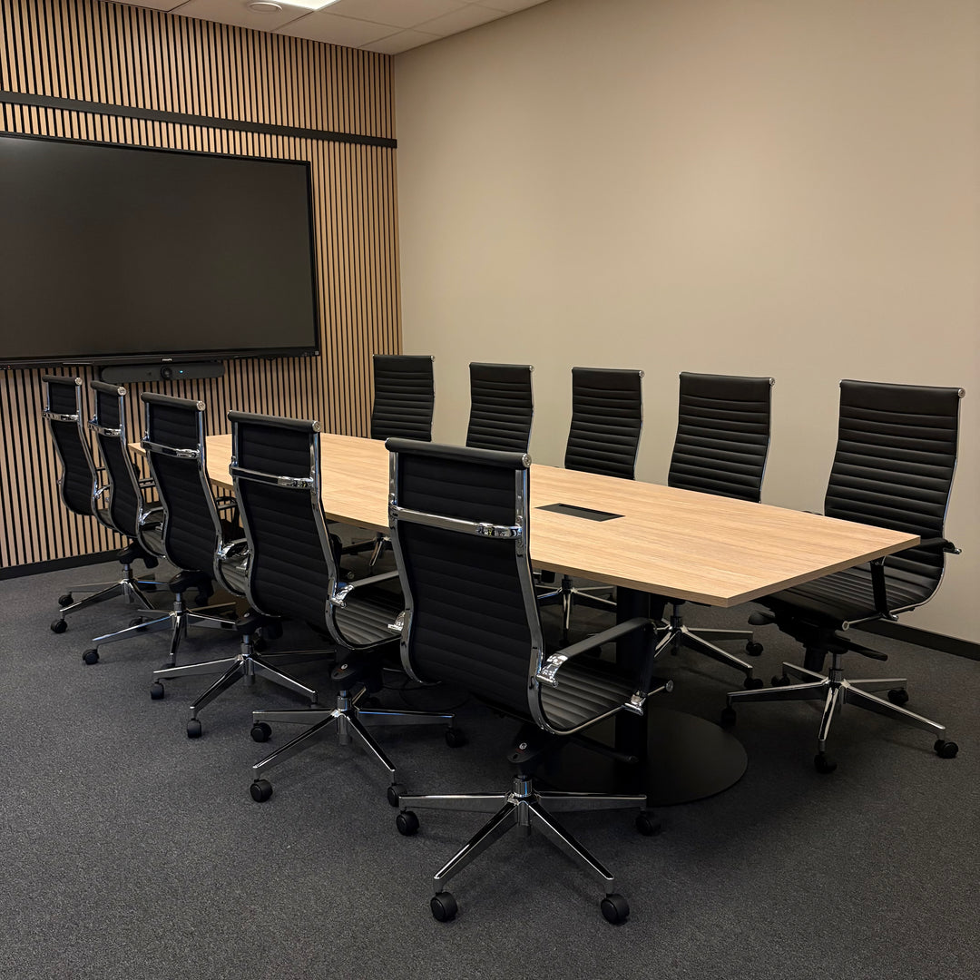 NY | CASPIAN PLUS KONFERANSESTOL