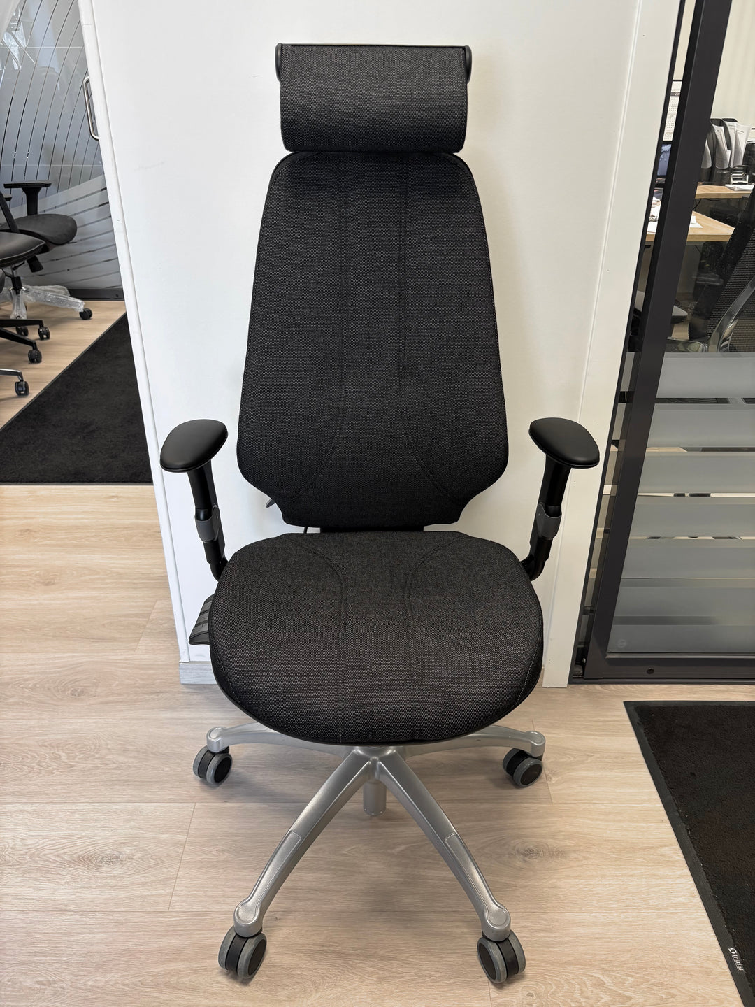 BRUKT & NYTRUKKET (SOM NY) | RH LOGIQ 400 KONTORSTOL