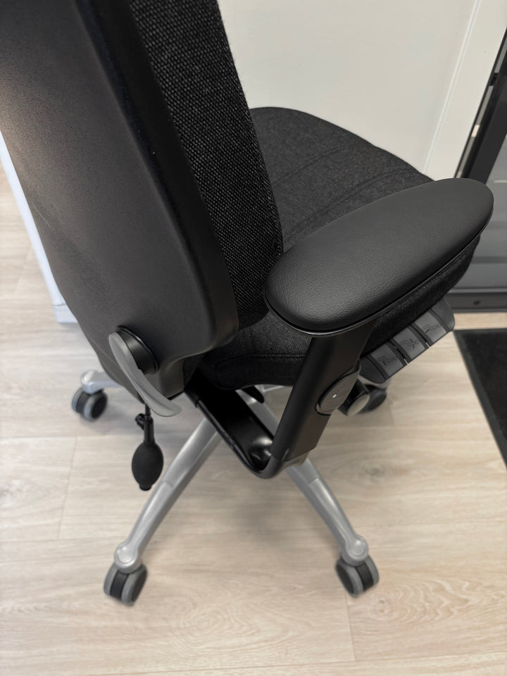 BRUKT & NYTRUKKET (SOM NY) | RH LOGIQ 400 KONTORSTOL