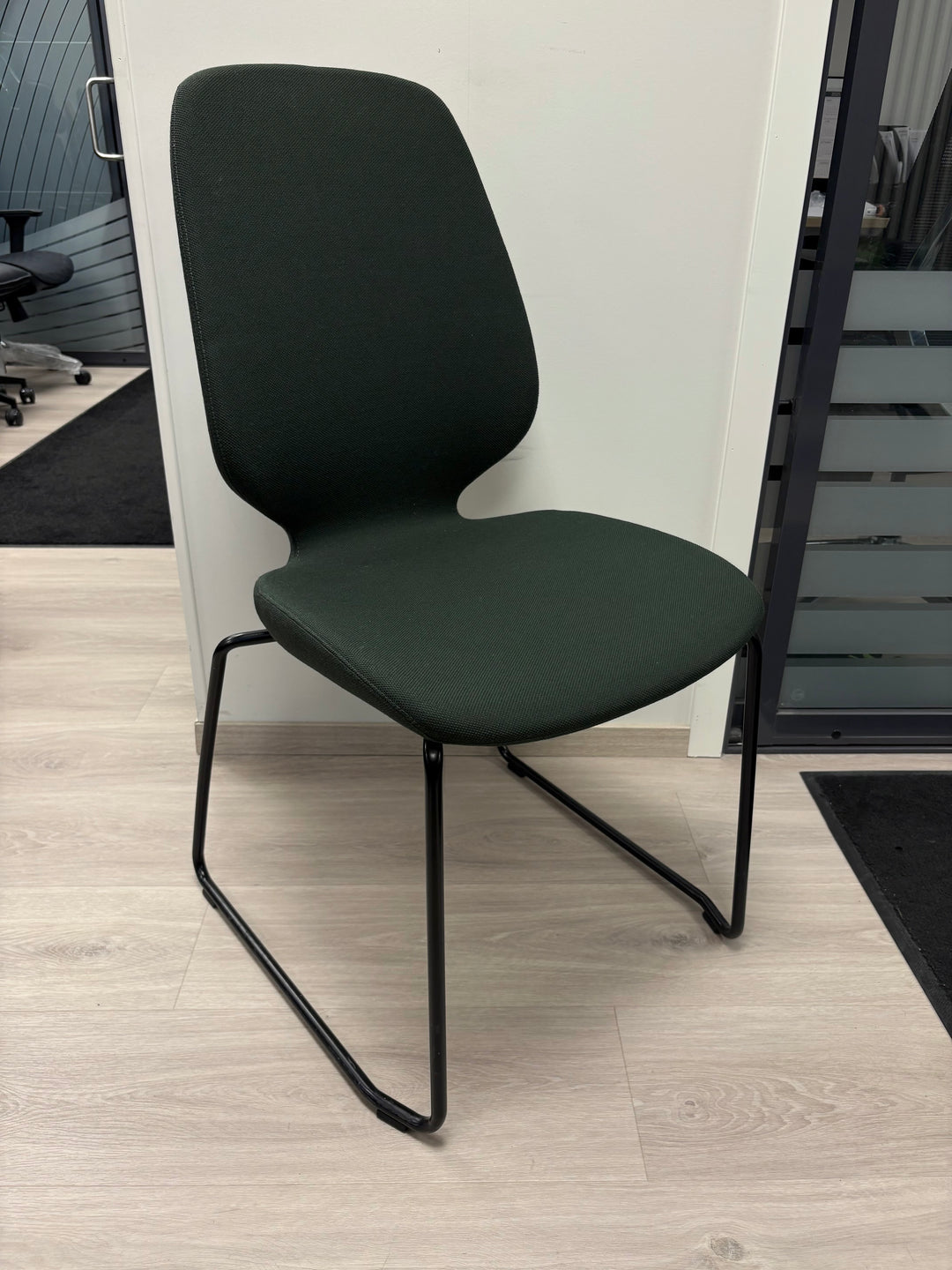 BRUKT | KINNARPS MONROE 966 SLEDGE KONFERANSESTOL