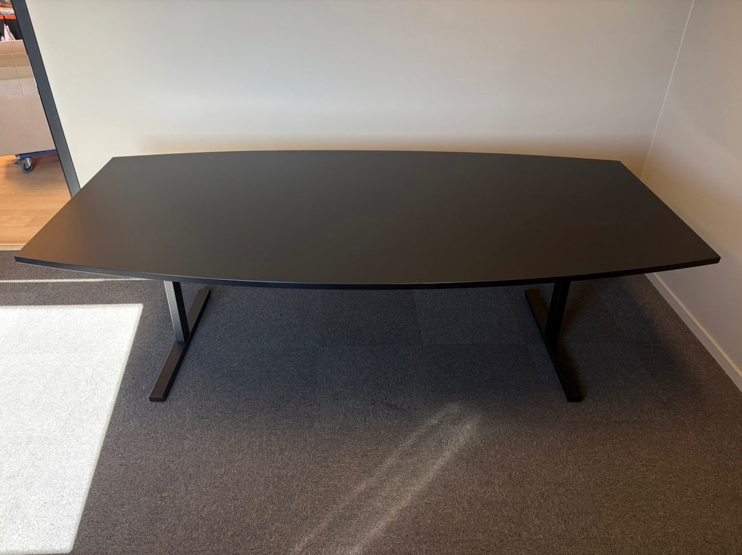 NYTT | SVART MATTE BÅTFORMET (VINKLET HJØRNEFORM) MØTEBORD/KONFERANSEBORD 180/240/360/420CM