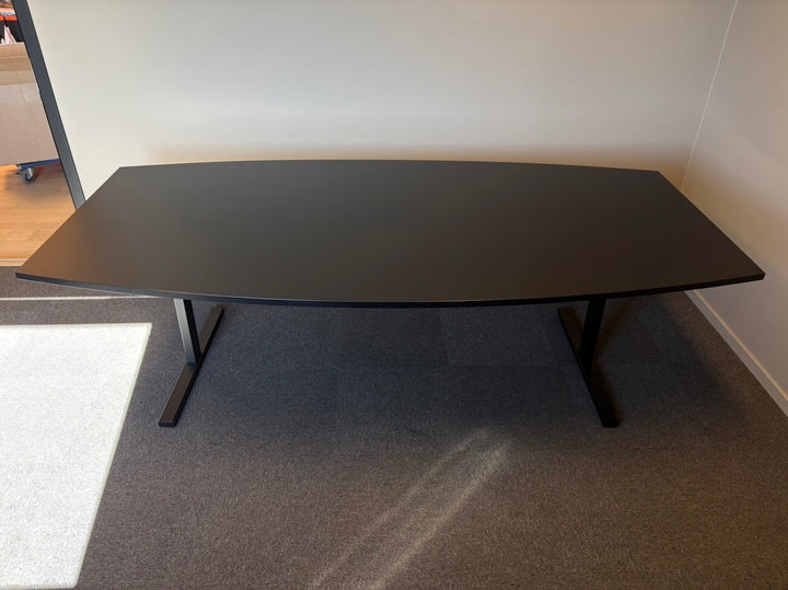 NYTT | SVART MATTE BÅTFORMET (VINKLET HJØRNEFORM) MØTEBORD/KONFERANSEBORD 180/240/360/420CM