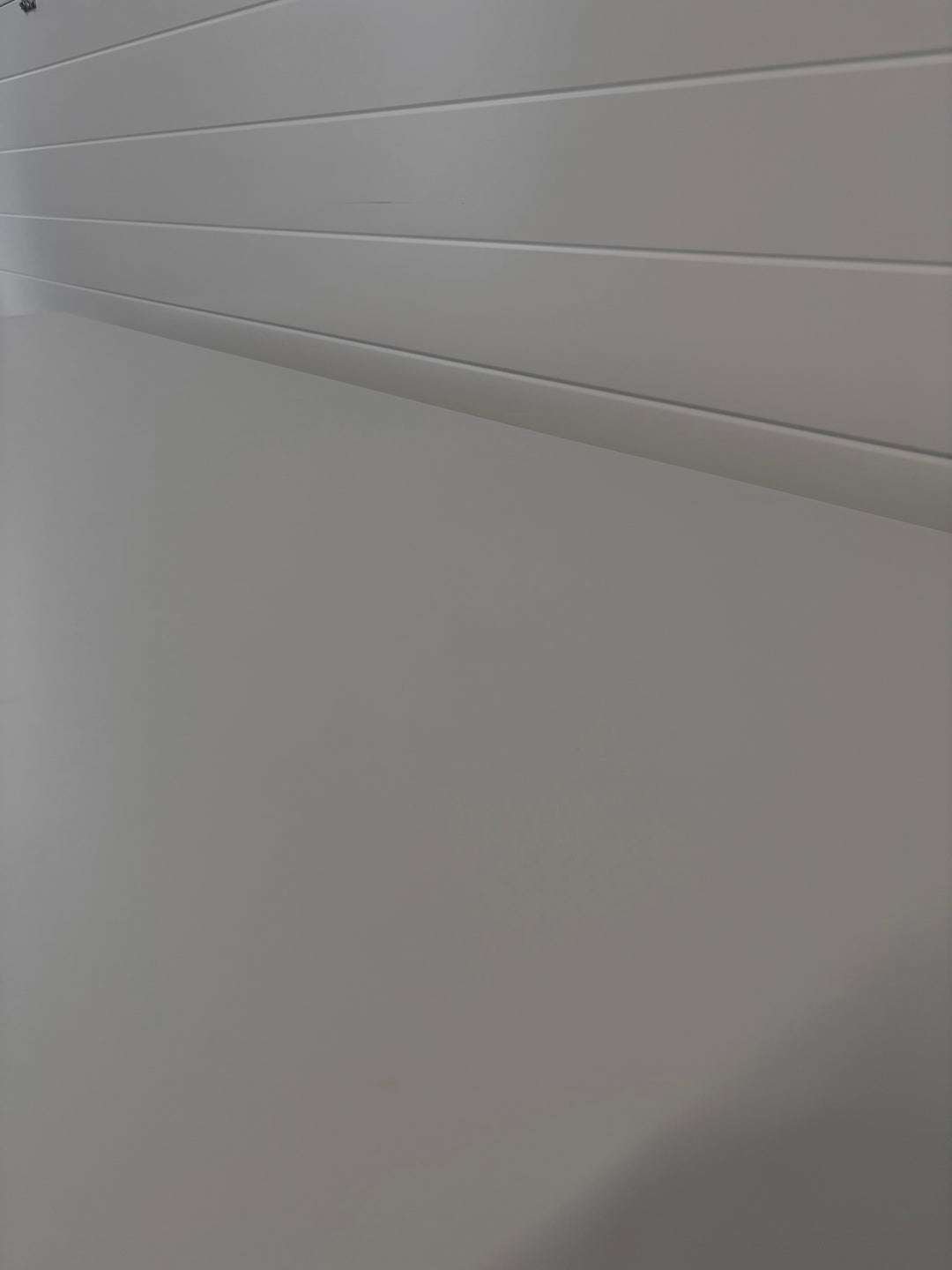 BRUKT & NYTT | MANUELT ROBUST ARBEIDSBORD LYSGRÅ