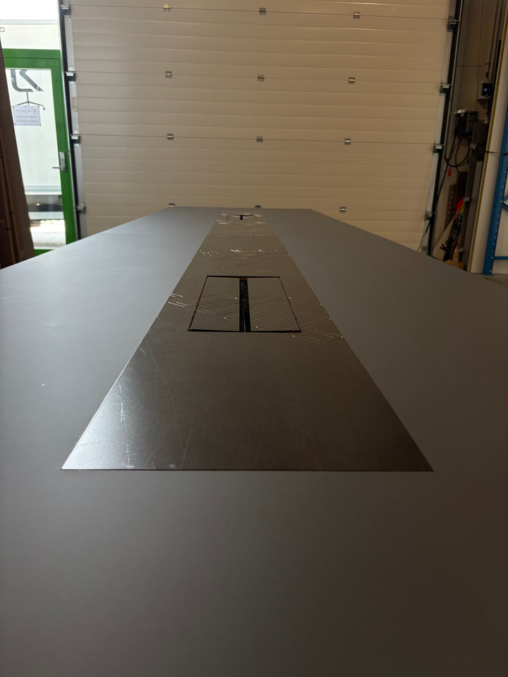 BRUKT | EKSKLUSIVT CUSTOM MADE MØTEBORD/KONFERANSEBORD 480CM
