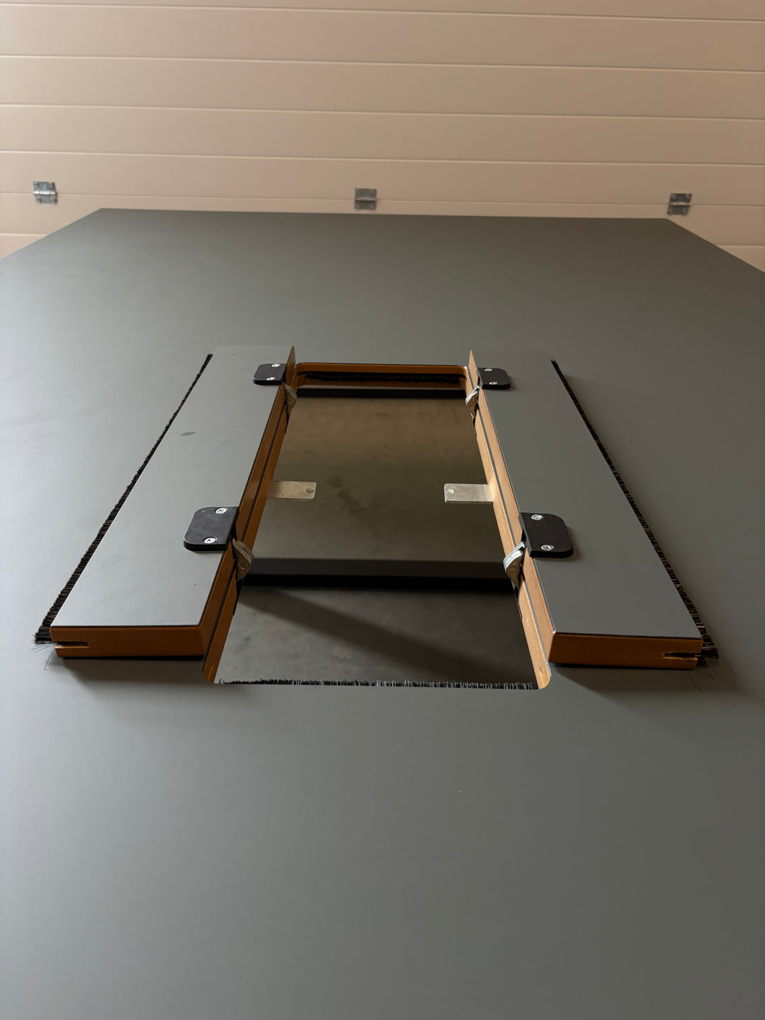 BRUKT | ANTRASITT/EIK DESIGN MØTEBORD/KONFERANSEBORD 240CM
