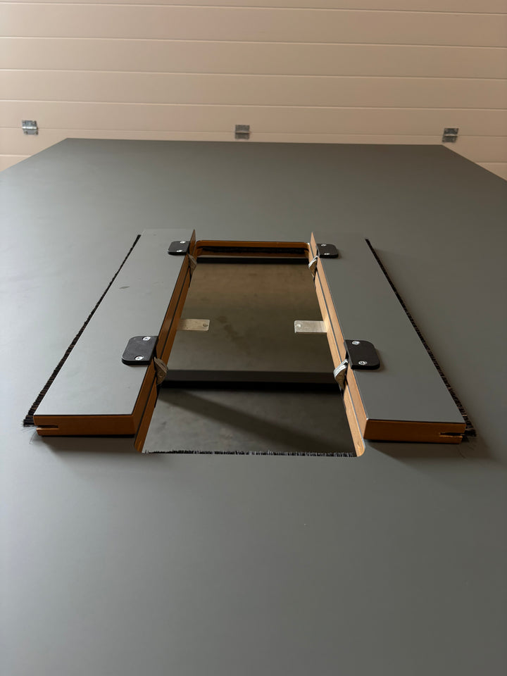 BRUKT | ANTRASITT/EIK DESIGN MØTEBORD/KONFERANSEBORD 240CM