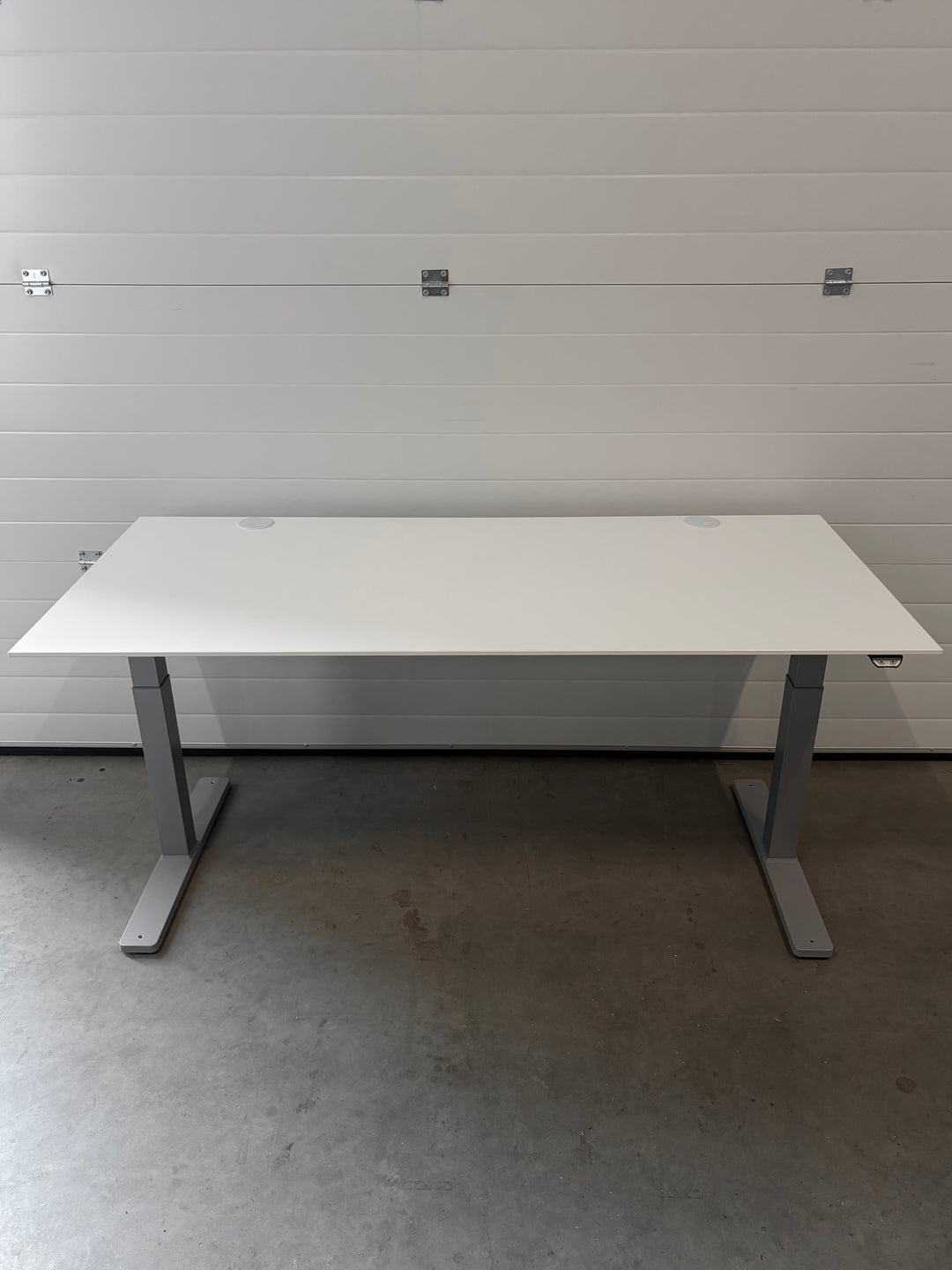 BRUKT | ELEKTRISK HEV/SENK KINNARPS SKRIVEBORD HVIT