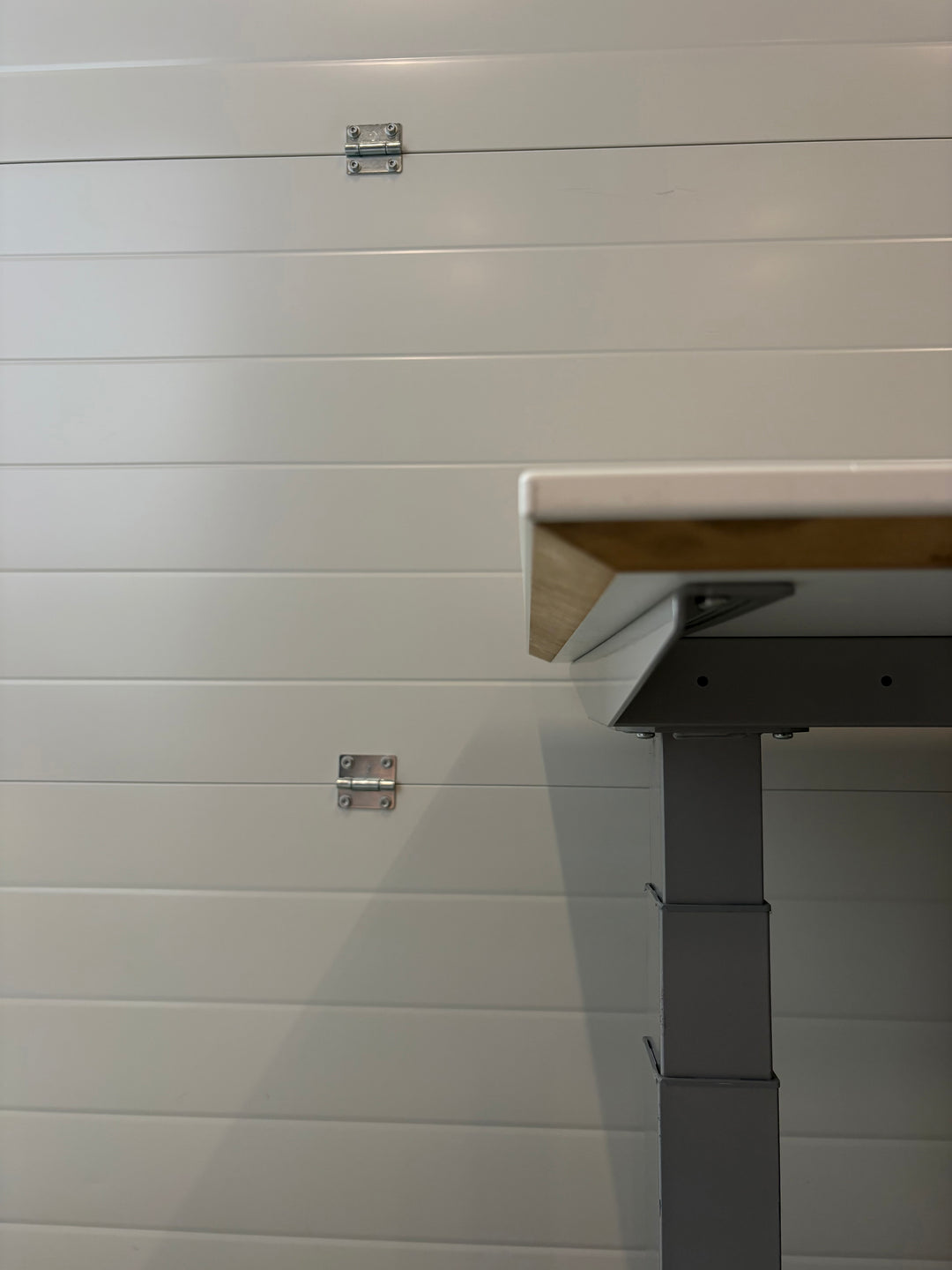BRUKT | ELEKTRISK HEV/SENK KINNARPS SKRIVEBORD HVIT