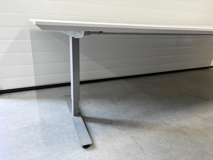 BRUKT | EFG LYSGRÅ MØTEBORD/KONFERANSEBORD 300 CM