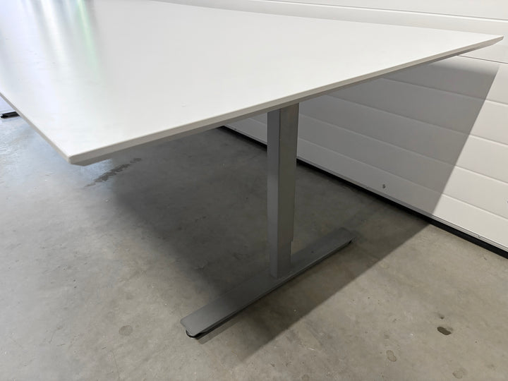 BRUKT | EFG LYSGRÅ MØTEBORD/KONFERANSEBORD 300 CM